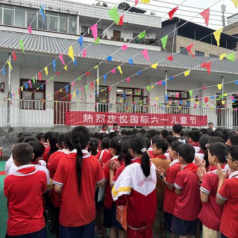 学习二十大，争做好少年——扬帆小学庆祝六一儿童节游园活动暨入队仪式