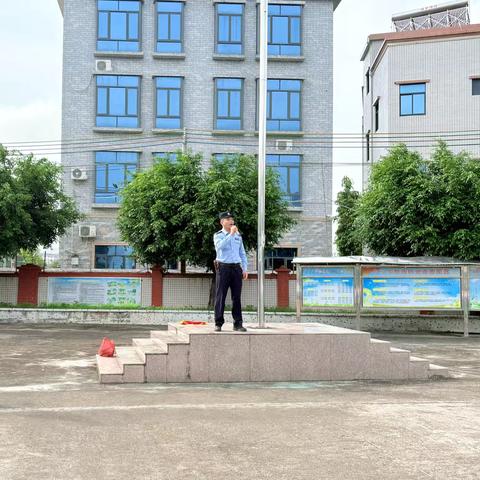 拾金不昧好少年 警校共育传美德 ——陆河县新田镇中心小学参城校区学子获派出所登门表扬