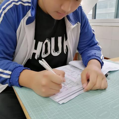 以努力为帆，让梦想的小船远航