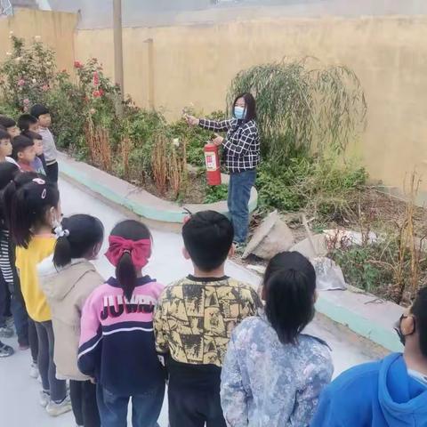 消防演练鸣警钟，防患未“燃”筑安全——樊下曹学区王下曹学校开展消防疏散演练活动