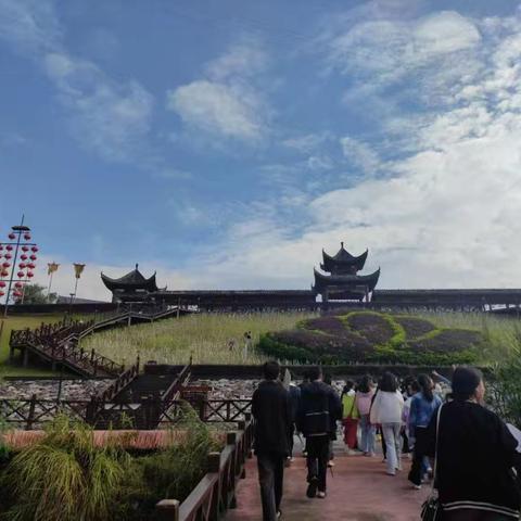 探莲花湖自然韵，寻窦州古城千年情——记茂名市电白区沙琅中学精彩研学活动"