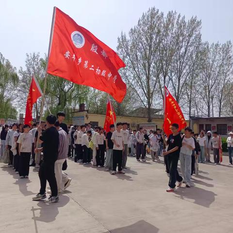 松柏凝翠寄哀思 少年立志承英魂——安丰二中开展清明祭扫暨红色研学实践教育活动