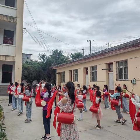 落实“双减”有温度 ，课后服务有特色——云雾小学陕北腰鼓特色课程展示