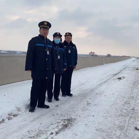 战风雪 保畅通“勤”字当头