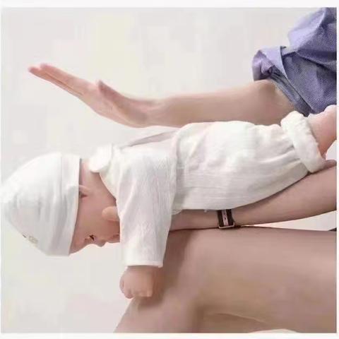 新生儿发生呛奶时我们该怎么做？