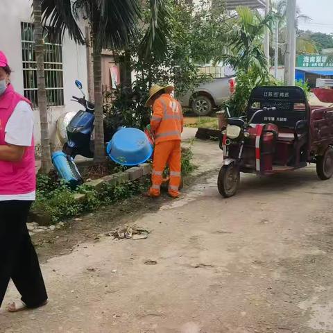 抱由镇妇联积极开展“迎国庆庆中秋”环境卫生集中整治行动