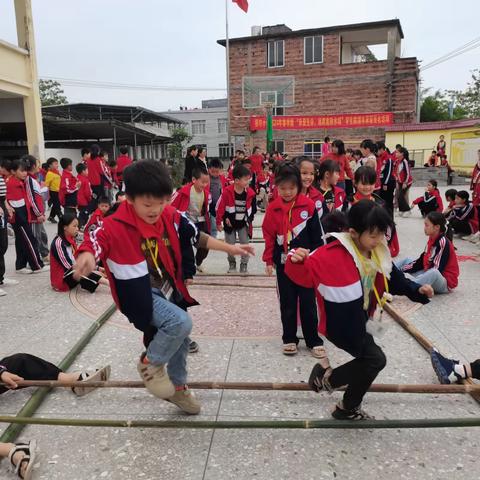 “最美三月三，浓浓壮乡情” —— 北流市隆盛镇香圩小学促清廉校园“三月三”活动