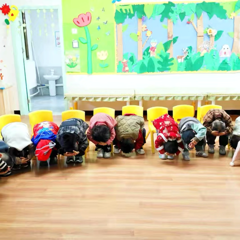 防震演练  安全“童”行 ‍