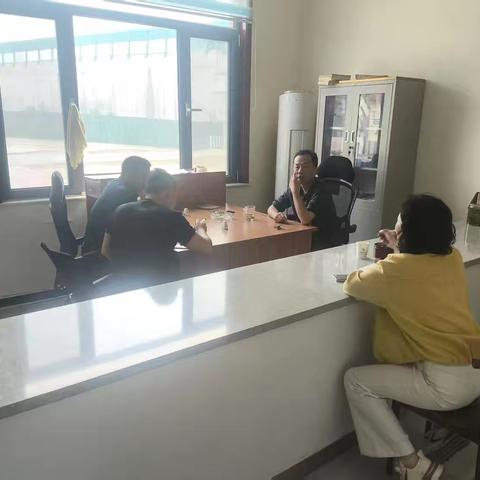 传递党的温暖，共度难关