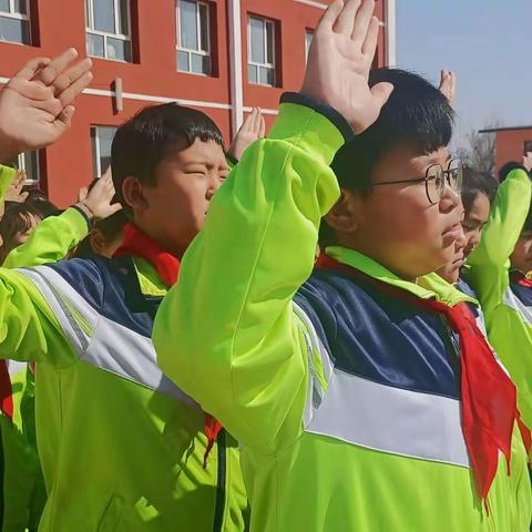 “春暖花开 扬帆起航”  ——小城子中心小学开学典礼