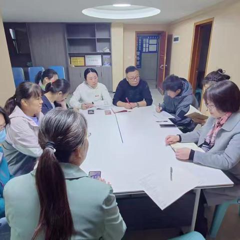 小寨路街道含光南路社区冬季健康知识讲座宣传，提高居民的健康意识，让辖区人民生活的更加幸福。