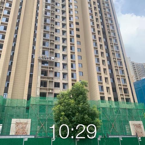 大家好！我是金空间李洪涛，宝能公馆施工进度服务简报