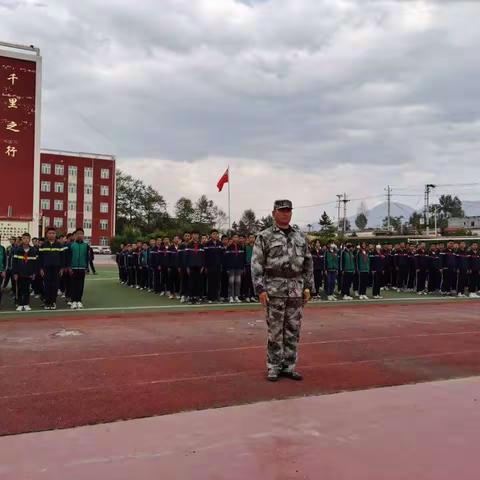 军民鱼水一家亲，老兵退役不褪色