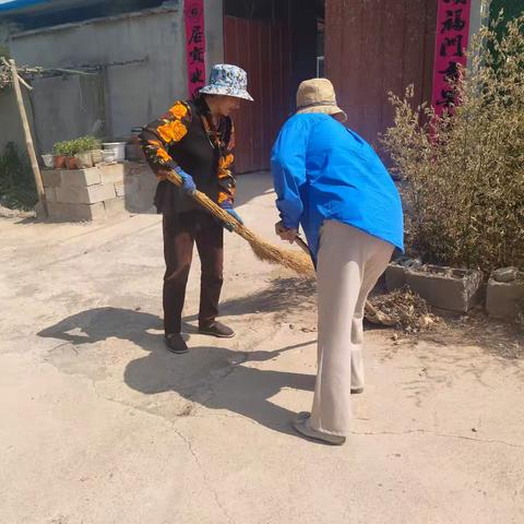 南部新城综合服务部《一帚一扫焕新颜，乡村蝶变入画来》