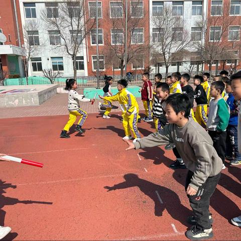 “乘风破浪，涌动青春”——张家屯学校第一届迎春长跑接力赛