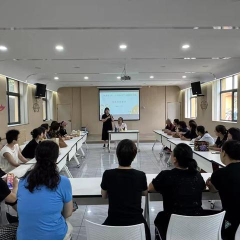 岁月鎏金，妆点美好 | 高陵区老年大学联合南新社区开展美妆教学 绽放别样风采