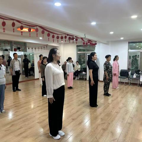 【八段锦】公益课堂进社区·  志愿同行共筑健康生活