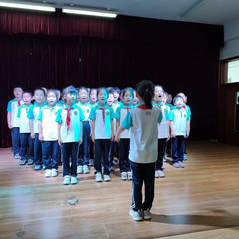 受田·德 做新时代的红领巾，乘风破浪启程远航