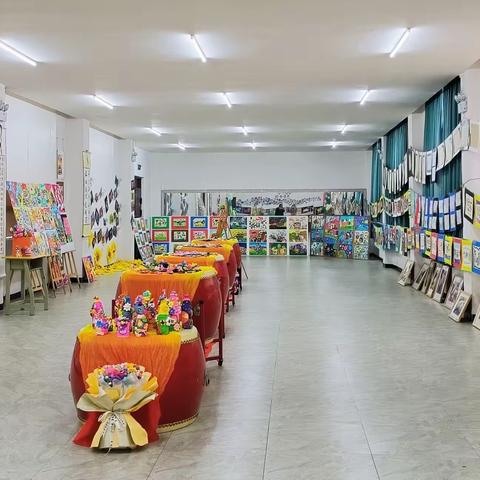 “童心向党，逐梦成长”——丘北县第一小学校师生书画展