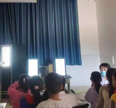 宁南县中医院到景星小学开展视力检测工作