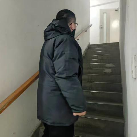 炫特社区：细查安全隐患点 筑牢社区防护墙