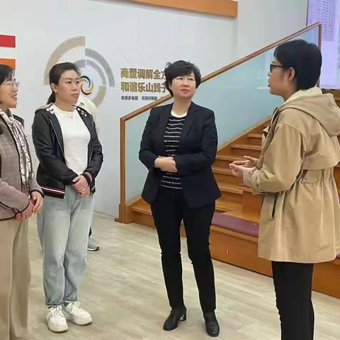市中区妇联党组书记蒋丽到杆石桥街道调研基层妇联工作