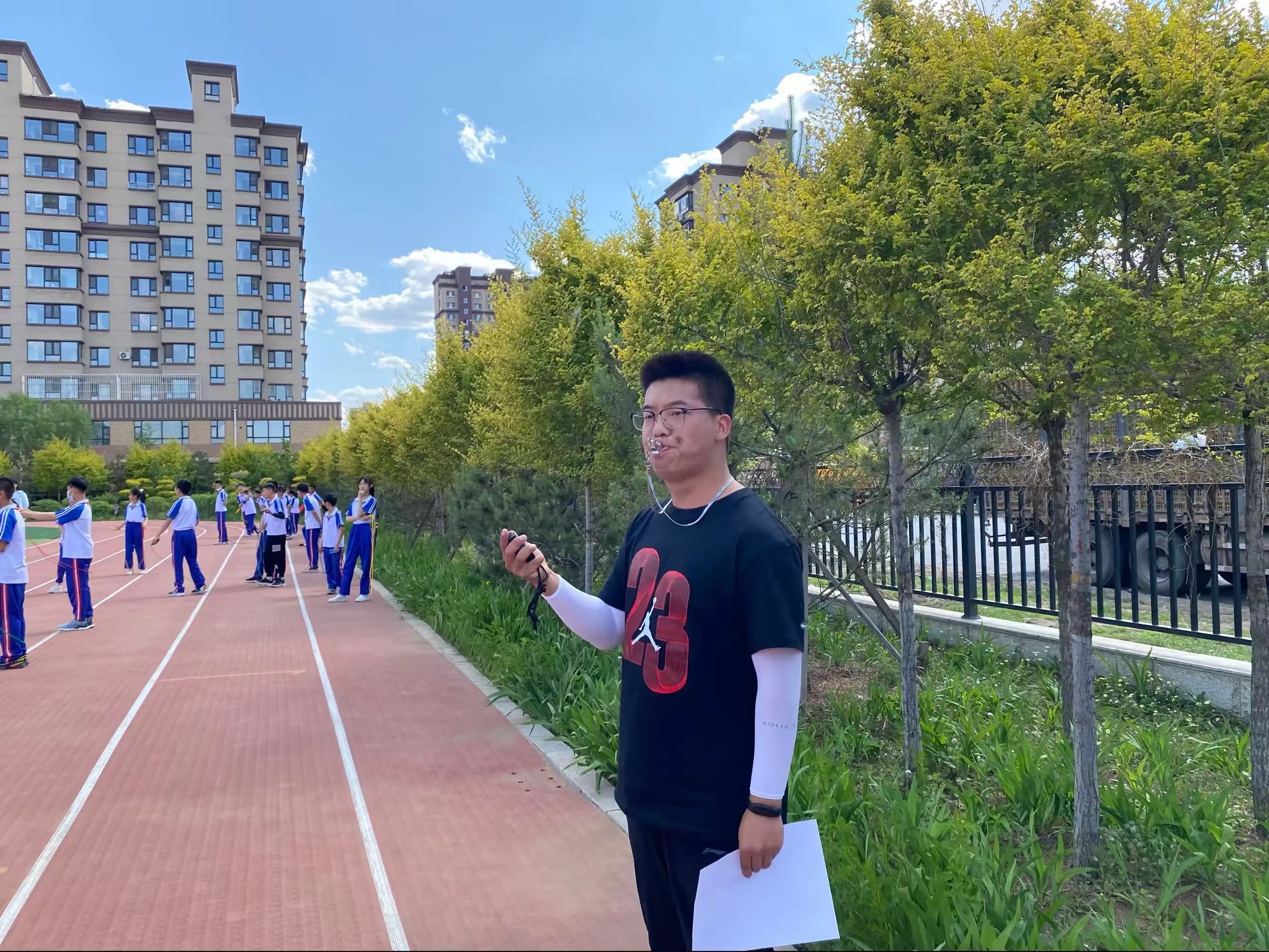 简篇-“跳”动活力,“绳”采飞扬
——德惠市第一小学跳绳比赛