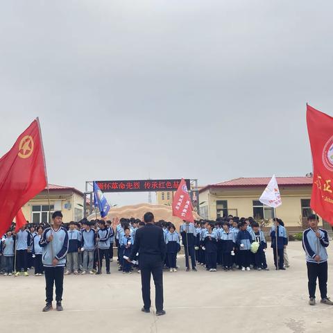 清明寄哀思  献花祭英烈——新乐市正莫中学清明节扫墓活动