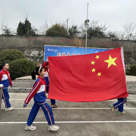 龙腾虎跃新征程 德慧南华开新篇