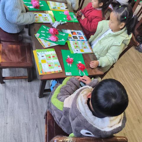 大二班美术——《鸵鸟的新装》