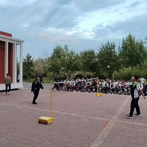 东营市技师学院交通工程系举办羽毛球比赛