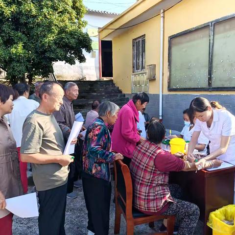 袁庄镇山顶村开展免费体检活动