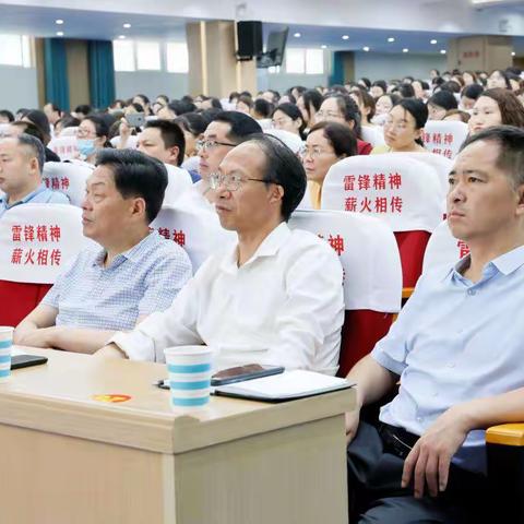 内乡县英语主题意义探究研讨观摩会在灵山雷锋学校召开