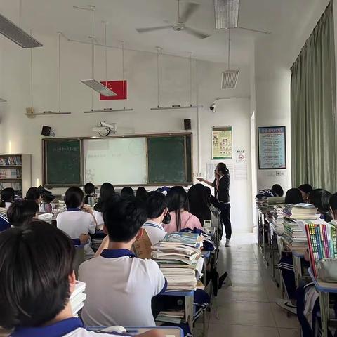 展风采 共成长——数学组教研活动