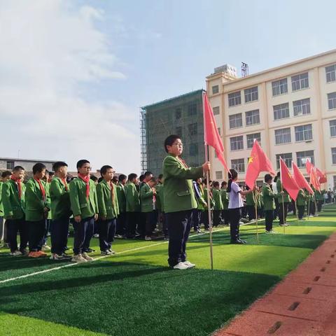 七十五载长歌奋进·不忘初心共谱新篇           ——大外革小学庆建队75周年少先队员入队活动