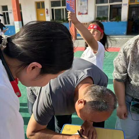 家校同心 赛场同行 ——夏邑县第一小学梁园校区家长会暨第二届课桌舞大赛