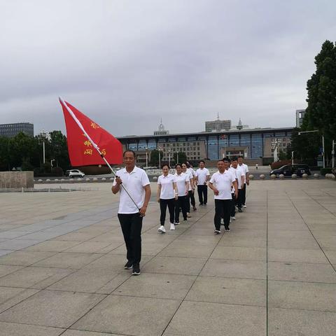 “北海健步走，健康你和我”建安区机关事务中心开展健步走活动。