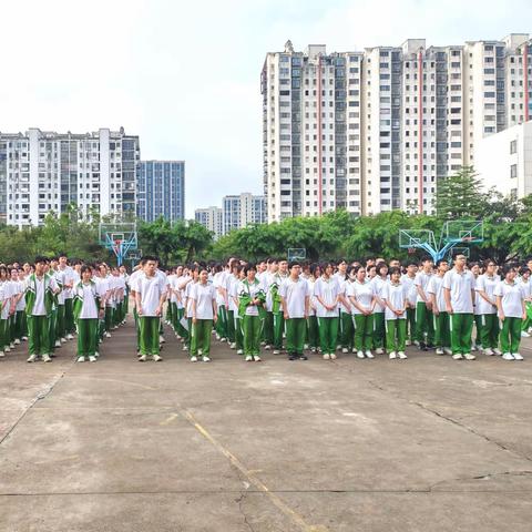 热血忠诚爱国心 夺魁壮志添校容 ——海口景山学校2024届高三年级升旗暨宣誓仪式