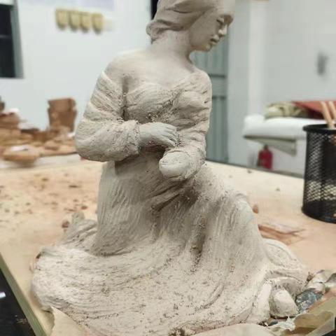 感受陶艺之美 传承文化之韵 ——海南省国兴中学保亭学校陶艺社团活动期末总结