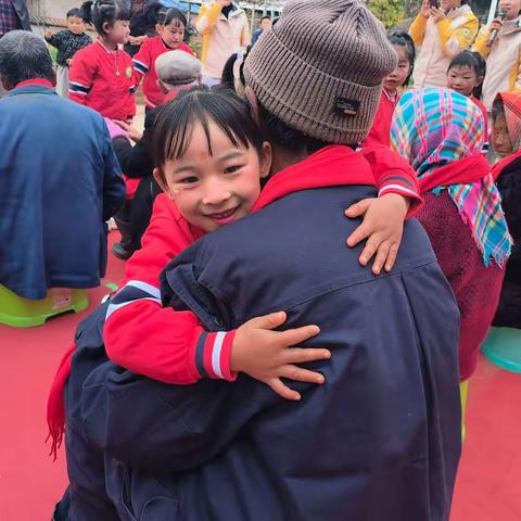《元旦送爱心❤️情暖老人心》                芳华镇爱心幼儿园2024年敬老院元旦慰问演出