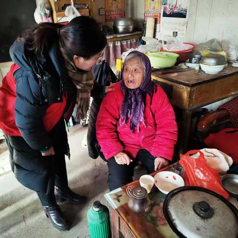 【善美济阳民政曲堤街道社工站】 走访送暖，情暖寒冬