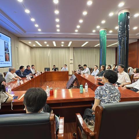 金融服务实体经济 创新链接未来——上海现代服务业联合会举办高端金融创新专题讲座