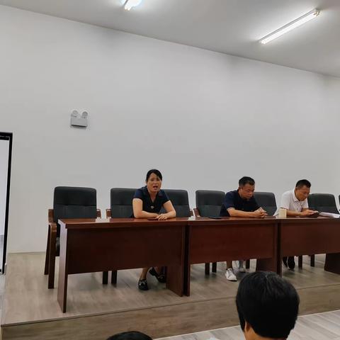 【椰林镇华北村网格三  林晓红】会议