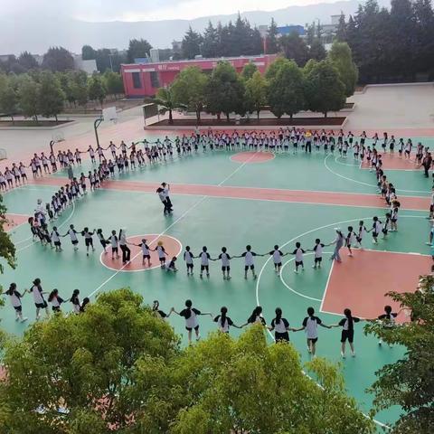 励志前行,畅想未来--记大西小学“庆六一活动”