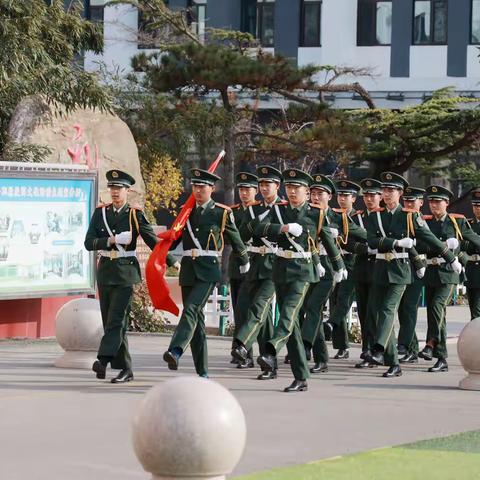 【国旗下的思政课】梦想启航  期中加油