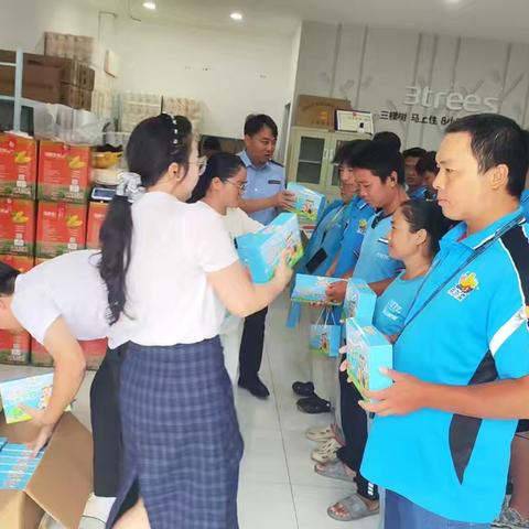 金溪县市监局开展"党建送清凉 情暖外卖骑手"关爱活动 ‍