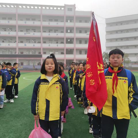 铜仁市坝黄民族小学五年级（1）班“地质科普·知行合一”研学实践教育活动。