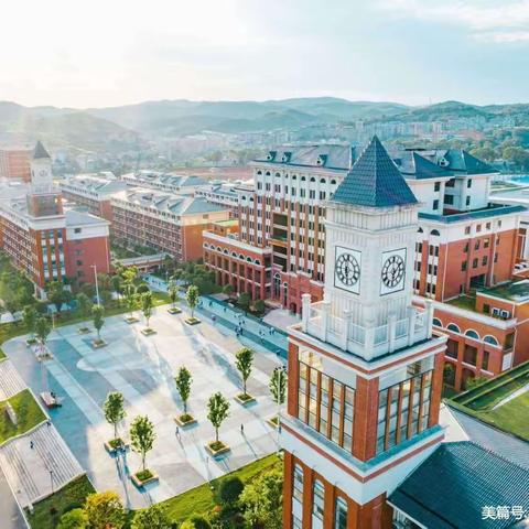 同课异构以悟行，见贤思齐以致远——记2023年下学期林邑中学高一语文组第十二次教研