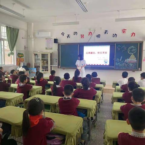 远离龋齿，快乐笑容—三门峡市第一小学一四班家长进课堂活动