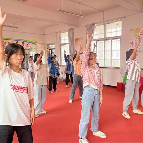 滔河乡中舞动青春社团